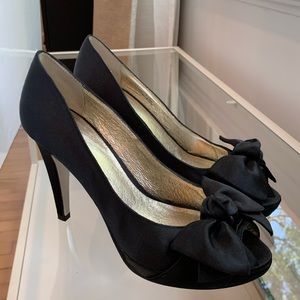 🥂✨ Browns - Black Satin Heels with Bow